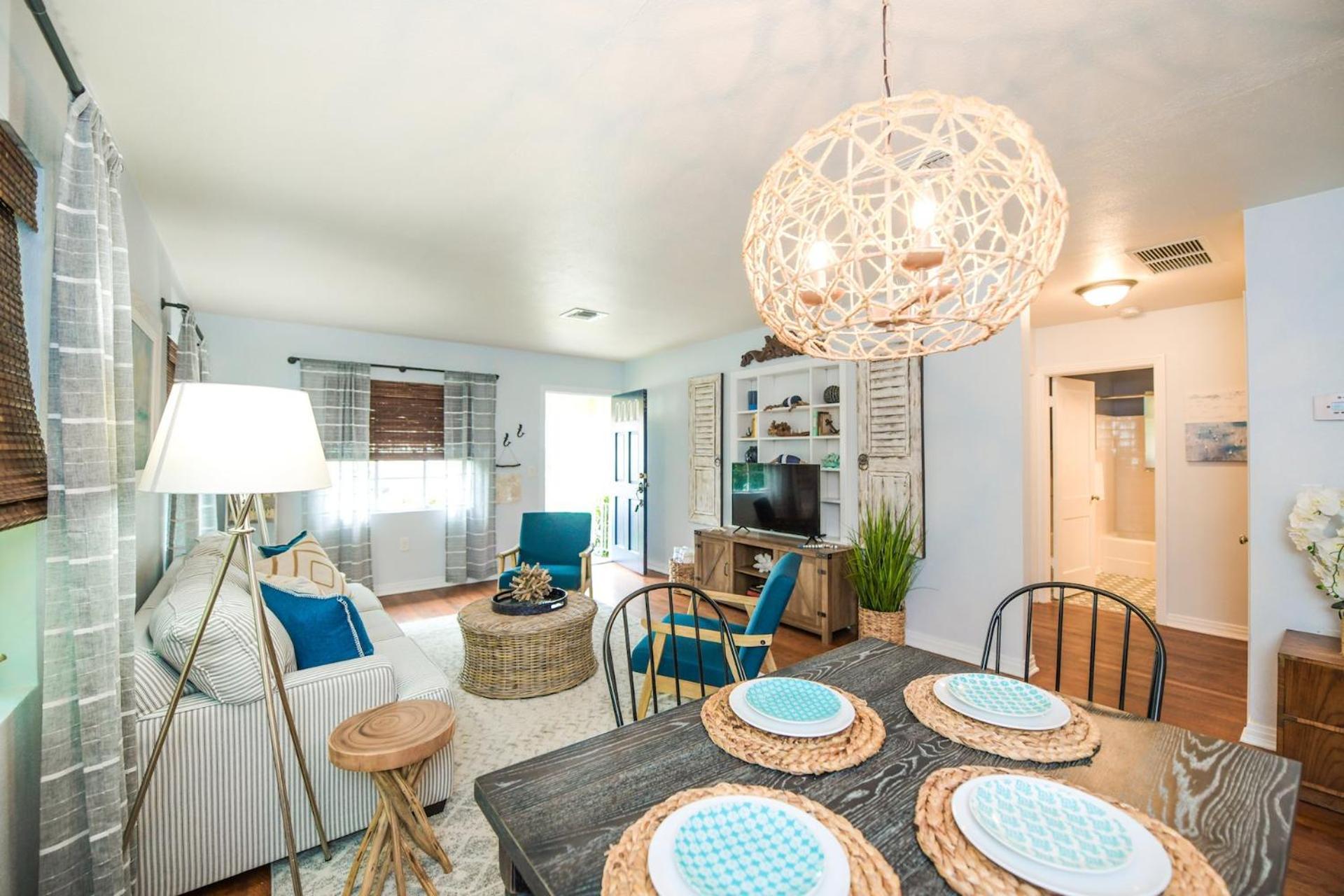 Casa Posada - So Close You Can Hear The Waves Historic Beach Cottage W Beach Gear アンナ・マリア エクステリア 写真